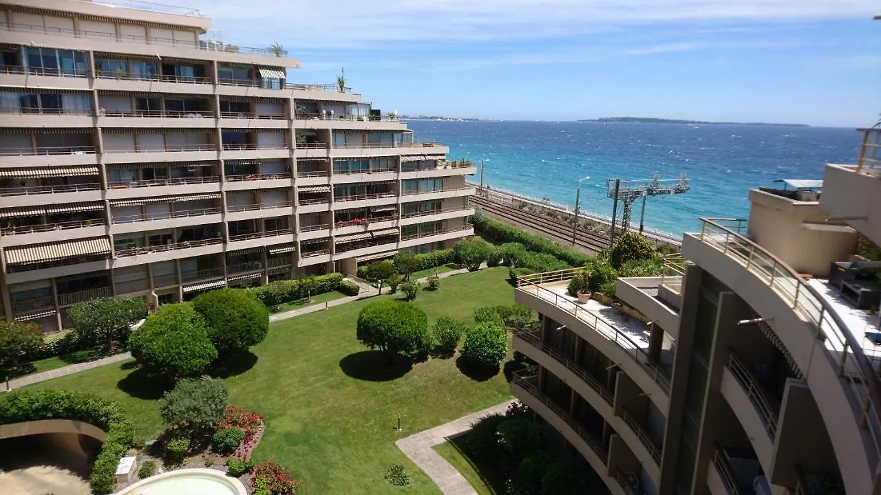 Beau Studio Vue Mer Cannes
